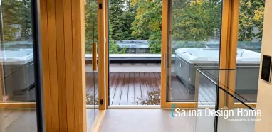 Privater Wellnessbereich mit Sauna und Whirlpool Privater Wellnessbereich mit Sauna und Whirlpool