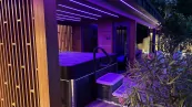 Sauna und Whirlpool Sauna und Whirlpool
