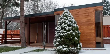 Gartensauna mit Vordach
